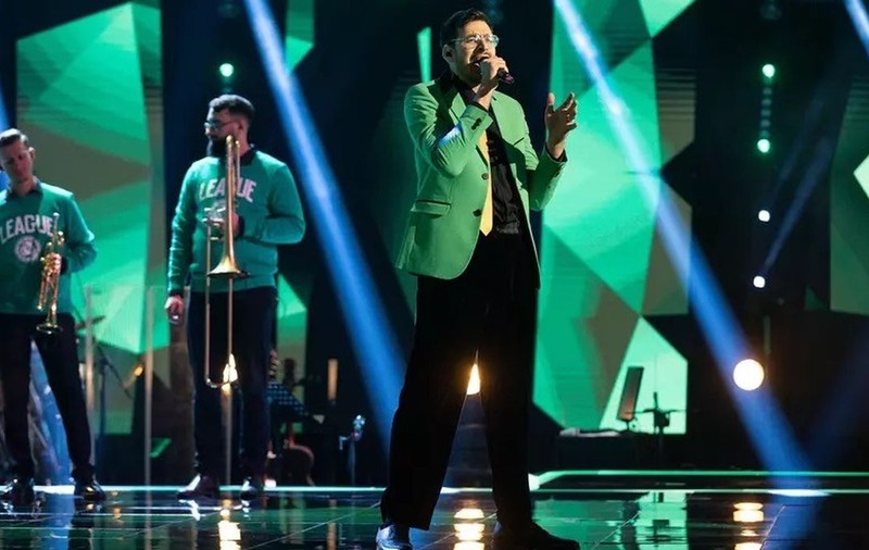 Cine este Alex Maxim, finalist la „Vocea României” 2023. Face parte din echipa lui Smiley și va urca pe scenă alături de Adi Minune
