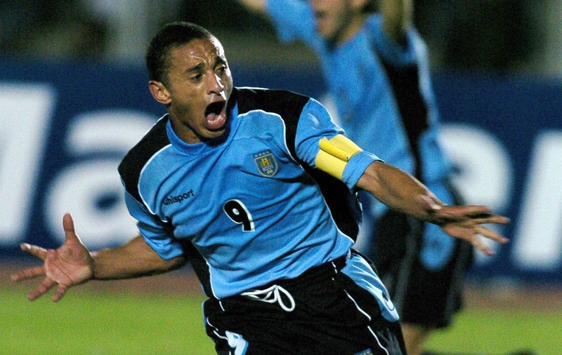 „Dario, două pizza şi două beri, te rog!”. Cum i-a fost deturnată viața unui fotbalist celebru care acum e ospătar în Malaga