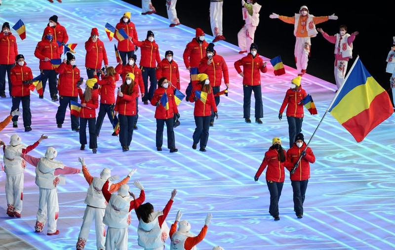 Primele imagini cu delegația României defilând la ceremonia de deschidere a Jocurilor Olimpice de iarnă de la Beijing