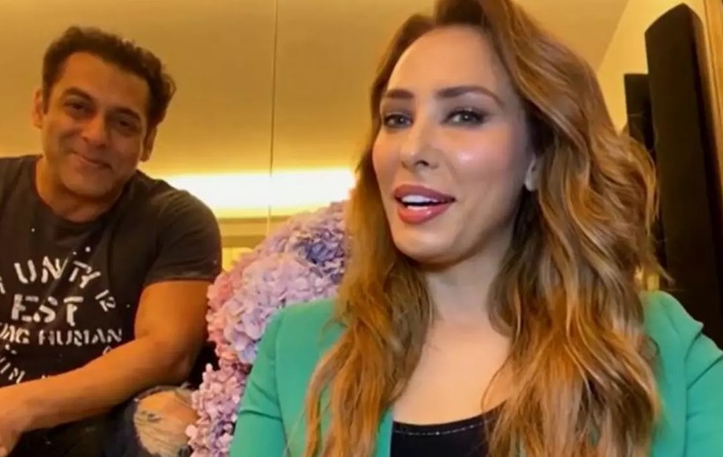 Iulia Vântur s-a întors în India după mai multe luni petrecute în România. Cu cine s-a întâlnit acolo