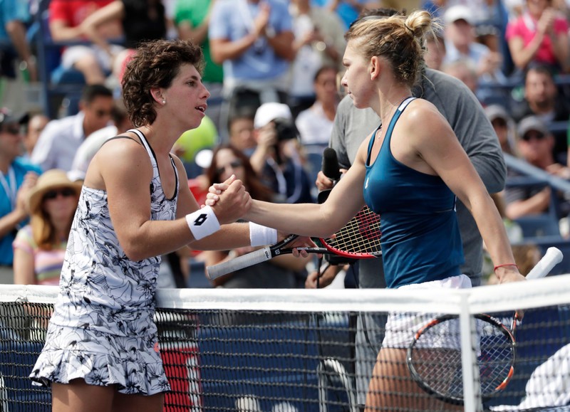 Simona Halep și Carla Suarez Navarro la US Open, în 2016 (foto EPA)