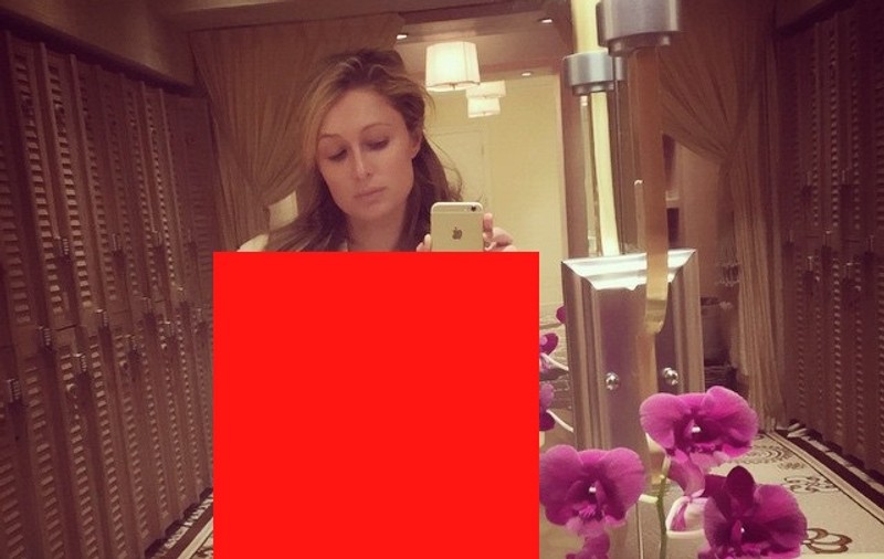 Paris Hilton, CU SÂNII LA VEDERE, pe internet