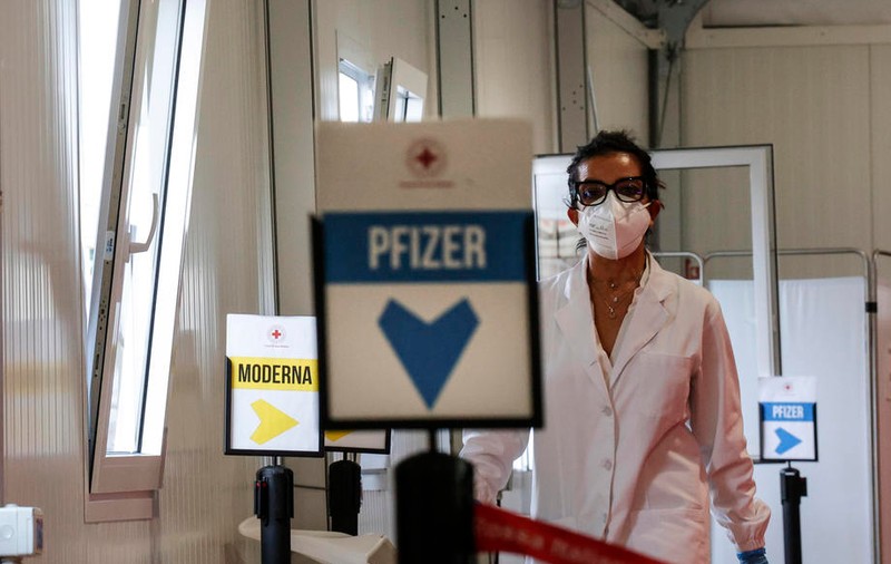 Italia introduce vaccinarea obligatorie anti-COVID a populaţiei de peste 50 de ani
