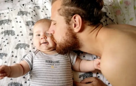 19 bărbați din 100 suferă de depresie POST-PARTUM