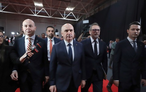 Ilie Bolojan cu Dan Motreanu și Robert Sighiartău FOTO Dumitru Angelescu