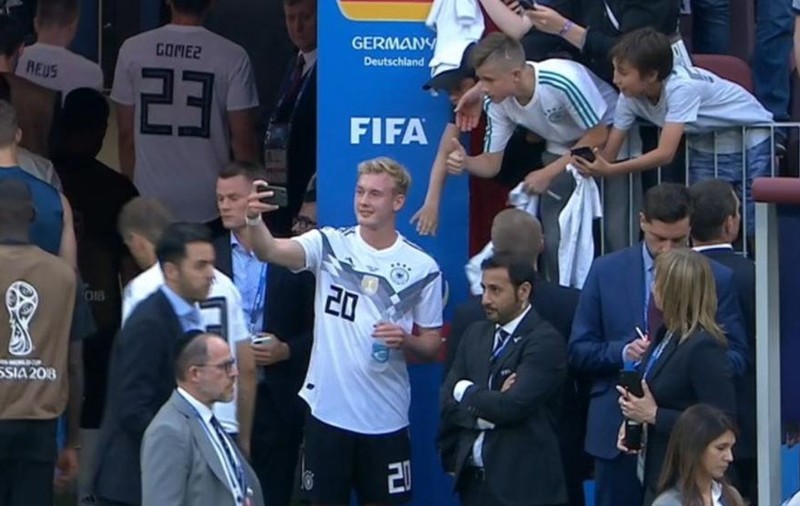 Reacții după eșecul Germaniei în fața Mexicului la Campionatul Mondial de fotbal Rusia 2018: ”De ce râzi, Brandt? Ăsta e selfie-ul prostului!”