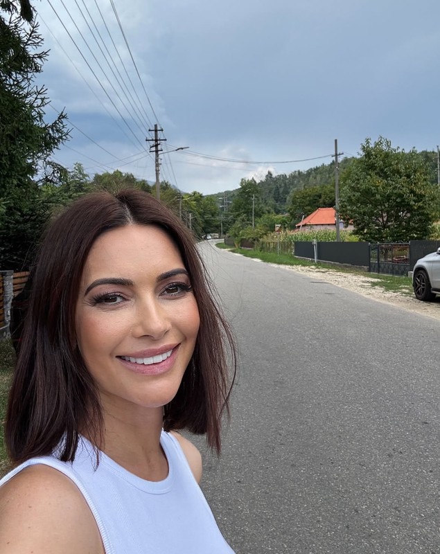 Cum a apărut Andreea Berecleanu la Mănăstirea Bistrița. Imagine rară alături de Maica Andreea: „Îmi era tare dor!”