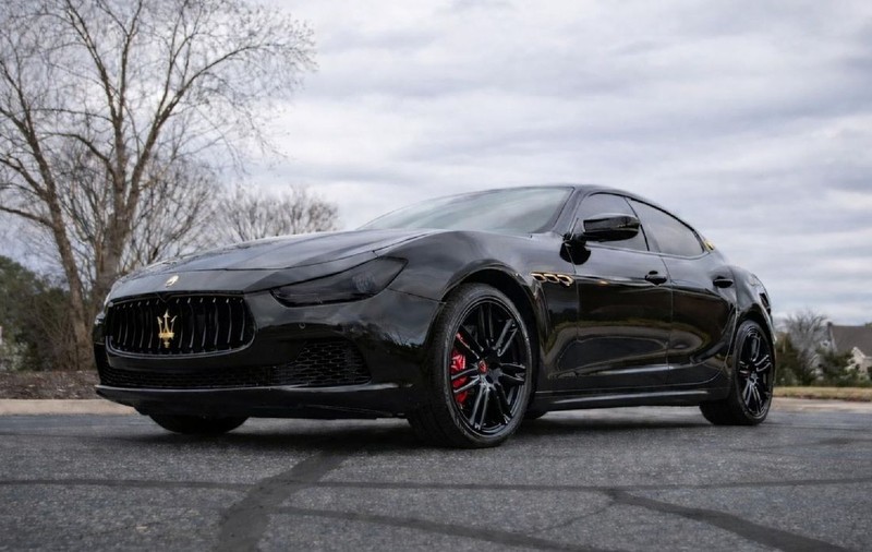 Maserati Ghibli V6, vândut la preț de Logan. Noul proprietar s-a ales cu un bolid de 410 cai putere, ediție limitată