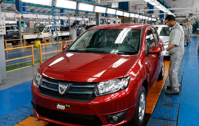 Nou record pentru producția de automobile din România. Câte mașini au fabricat Dacia și Ford Otosan în 2024