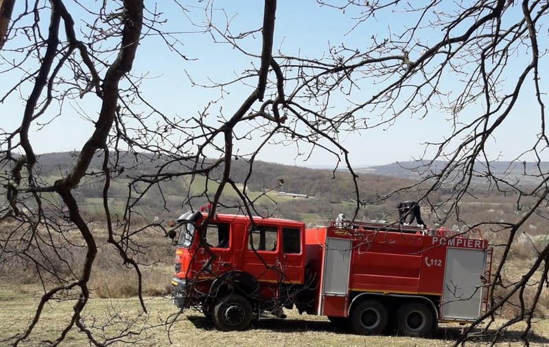 Alertă în Maramureş. În mai puțin de 24 de ore, au izbucnit 27 de incendii. Un bărbat a ars de viu