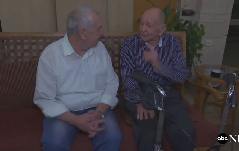 La 102 ani, un supraviețuitor al Holocaustului și-a cunoscut nepotul de a cărui existență nu știa