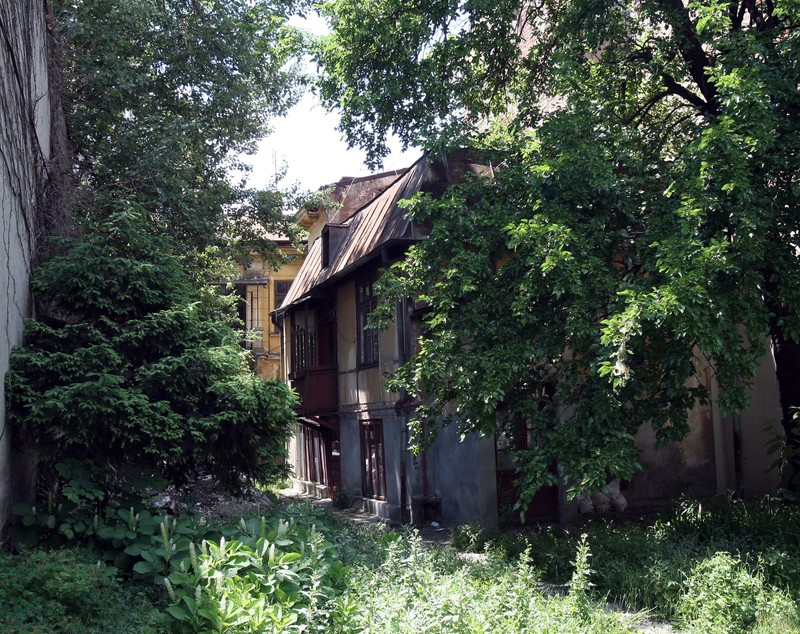 EXCLUSIV/Casa lui Mircea Lucescu, pusă la pământ! Tehnicianul a demolat vila din zona Piața Romană / FOTO