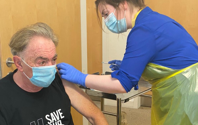 Compozitorul Andrew Lloyd Webber s-a oferit voluntar să se vaccineze împotriva Covid-19