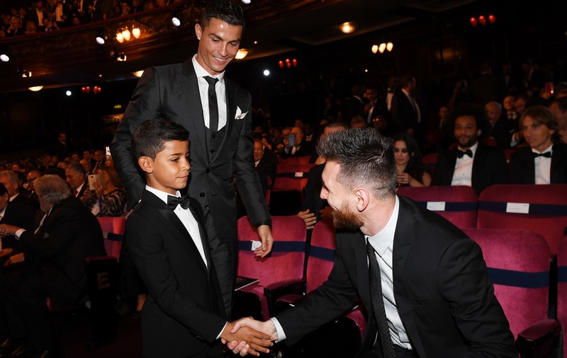 Fiul lui Cristiano Ronaldo și-a pus pe Instagram o poză cu idolul său, Leo Messi