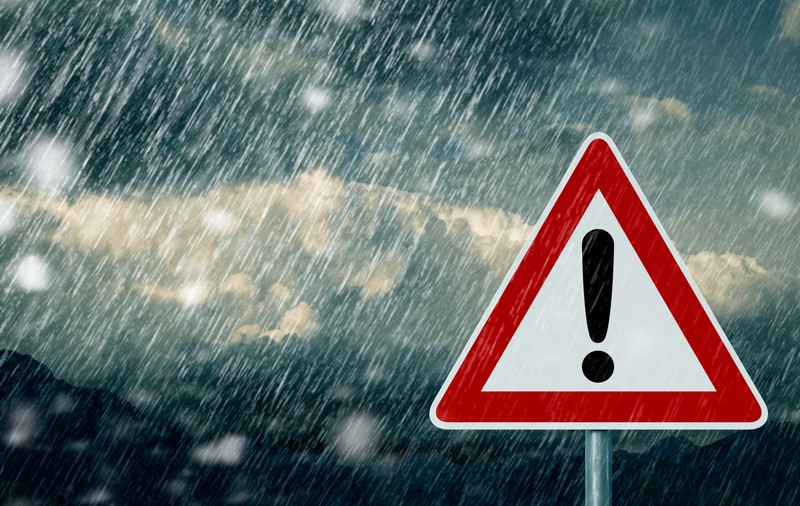 Alertă meteo de ploi în toată țara și vânt puternic, până luni după-amiază. La munte este cod galben de ninsori. Cum va fi vremea în Bucureşti