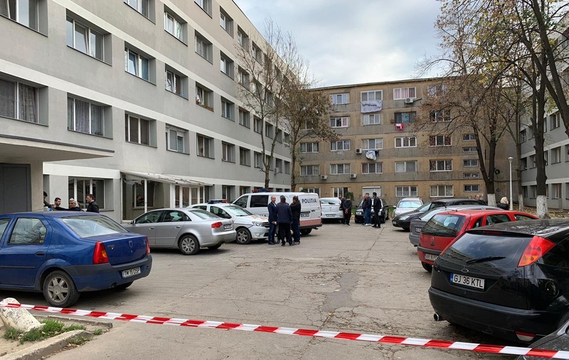 Autoritățile din Timișoara, declarații despre tragedia de la bloc: „De unde să știm noi, care stăm 20 de minute la un caz, că sunt legate între ele, mai ales că aveau simptome diferite?”