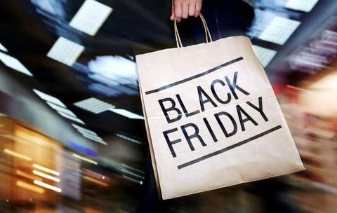 Aparate foto la reducere de Black Friday 
