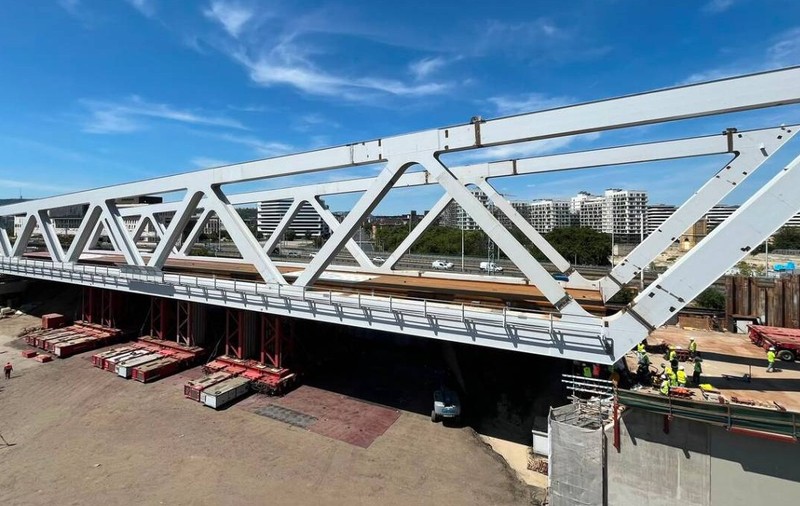 Primul pod feroviar Közvágóhíd instalat într-un weekend la Budapesta, Ungaria