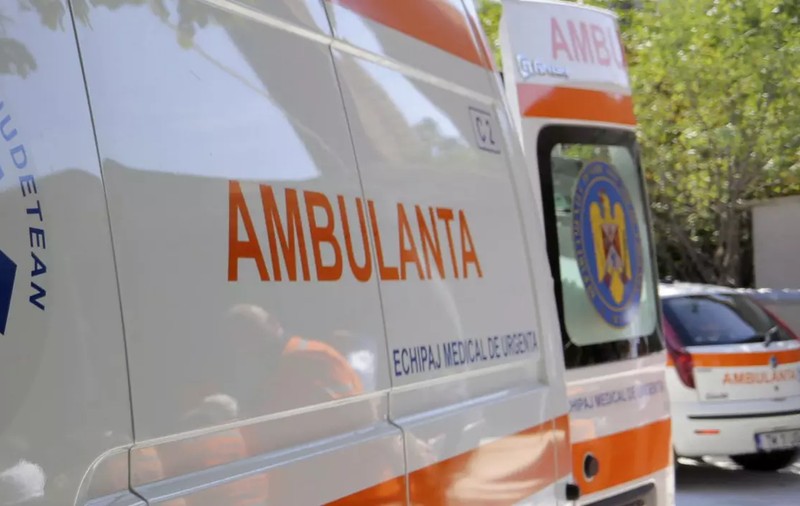 O mamă și fiica ei de 9 ani, atacate de un câine, într-un parc din sectorul 2. Amândouă au ajuns la spital
