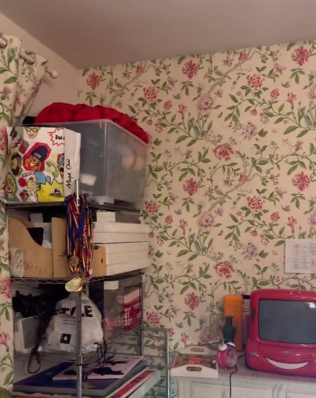 Imagini cu camera în care a copilărit Alexia Eram. Fiica Andreei Esca și-a cumpărat singură un apartament de 200.000 de euro