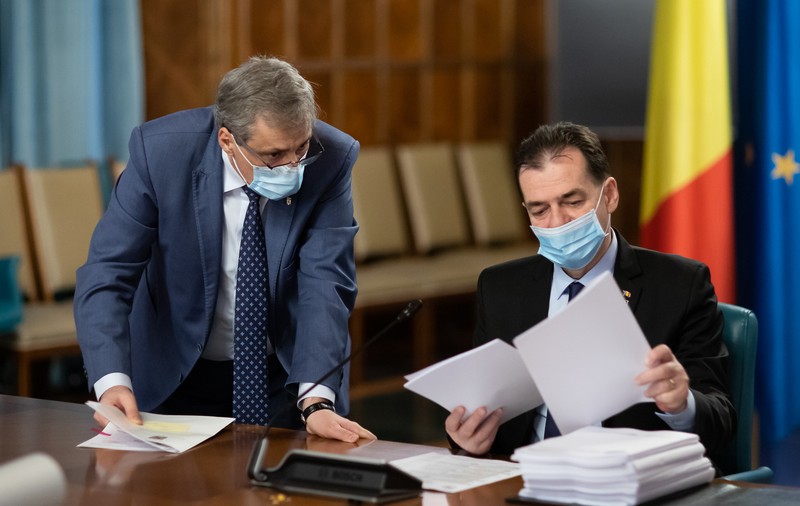 VIDEO | Guvernul a adoptat măsurile de relaxare care intră în vigoare la 1 iunie: Liber la terase, pe plajă şi la spectacole în aer liber