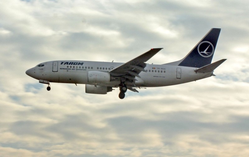 Grevă spontană la Tarom! Zeci de angajaţi protestează, nemulţumiţii de activitatea conducerii tehnice!