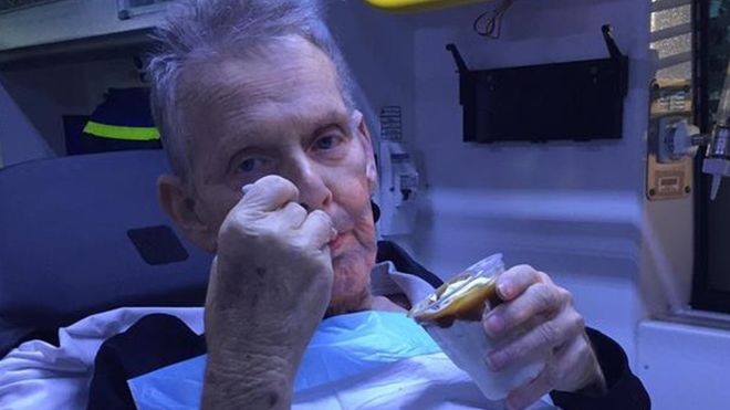 Ambulanțierii australieni îndeplinesc ultimele dorințele ale pacienților muribunzi. Ron McCartney, 72 de ani, un pacient muribund din Australia care mănâncă o înghețată de vanilie pe patul de spital