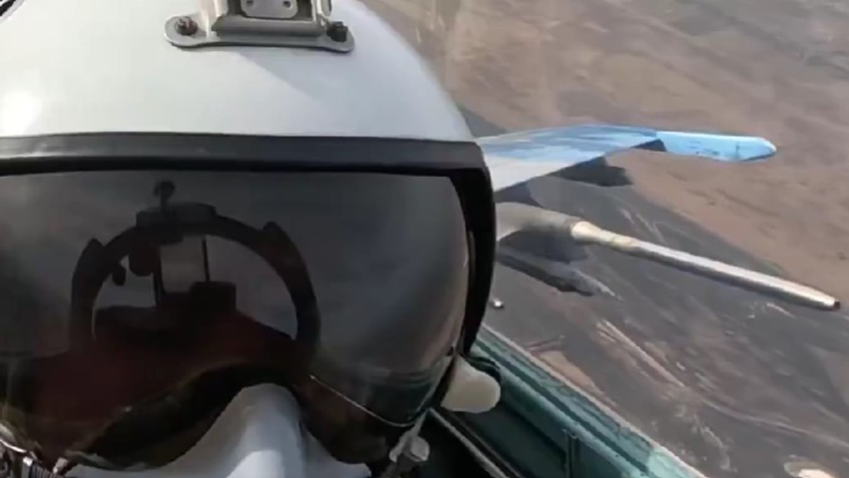 Momentul desprinderii bombei glisante Captură X