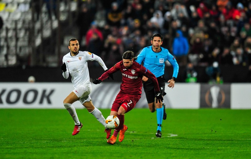 Sevilla - CFR Cluj 0-0. Campioana României, eliminată din Liga Europa. Ardelenii au avut un gol anulat cu VAR! Dan Petrescu: ”Sunt supărat, când mai ajungem noi aici?”