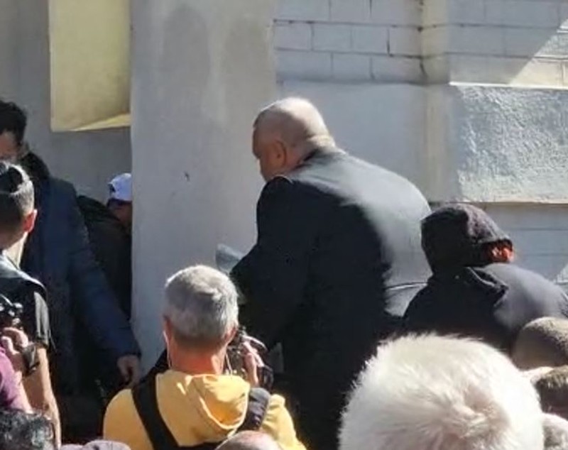 Soția lui Alexandru Arșinel și-a luat adio de la actor. A fost ajutată să intre în biserică