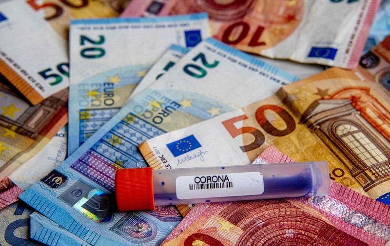 Rezervele valutare ale BNR au scăzut cu aproape un miliard de euro la finalul lunii aprilie