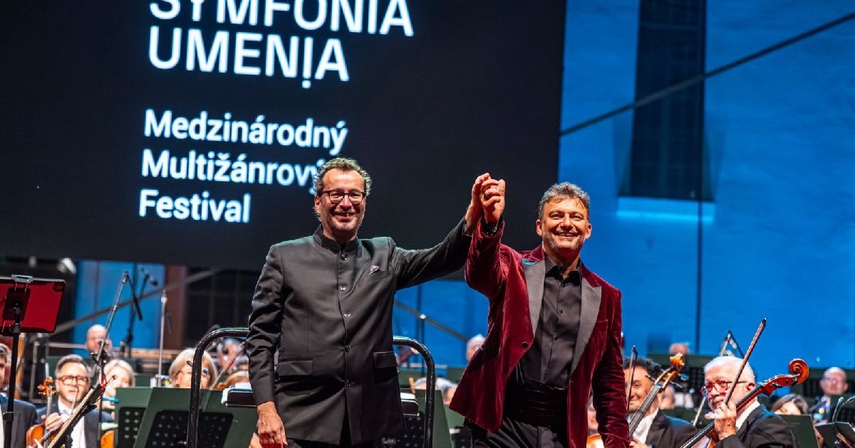 Jonas Kaufmann, în stânga