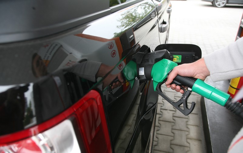 Uluitor: Motorina a devenit mai scumpă  în România decât în Germania!