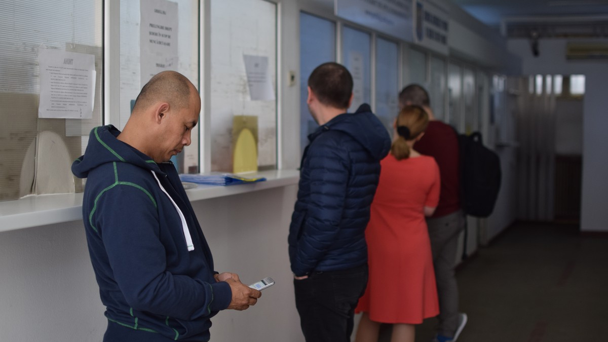 România trece prin cea mai gravă criză de forță de muncă din istorie. Imigranți