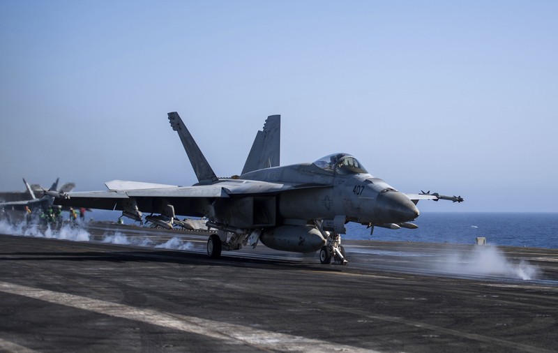 Alt avion de luptă al Marinei americane, la un pas să fie doborât de crucișătorul Gettysburg: „Racheta a trecut la 30 de metri”