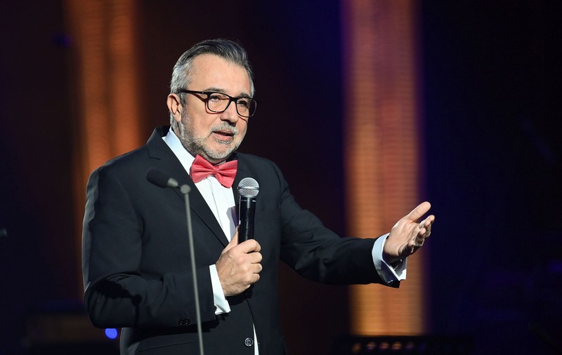 Radio România Actualități, omagii vibrante cu repetiție la adresa ministrului culturii, Lucian Romașcanu: „Un om care a mișcat, mișcă și va mișca România”