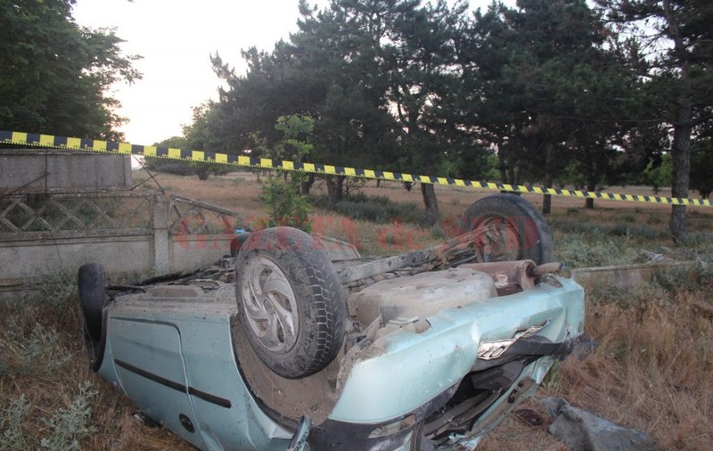 Un adolescent băut și fără permis a provocat un accident grav în Craiova. O tânără a murit și alte trei persoane au fost rănite