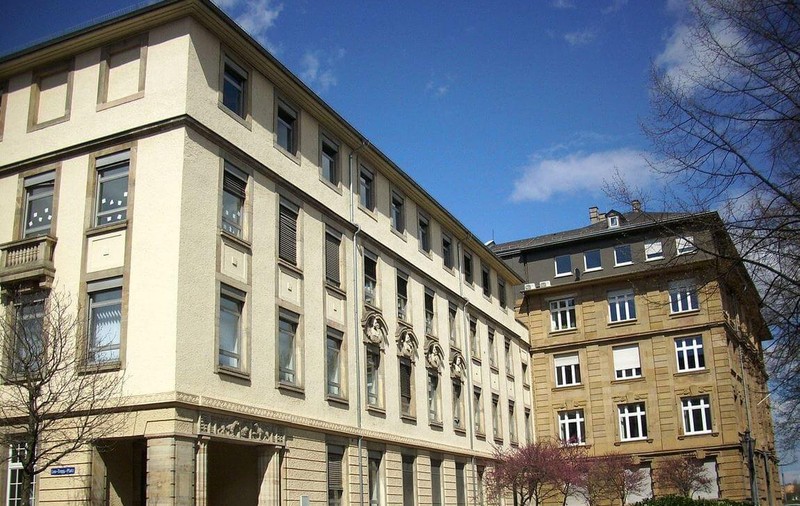Un liceu din Germania are „patrule de pază” în fața toaletelor din școală: „Nimeni nu mai aruncă hârtia, nimeni nu mai face pe jos”