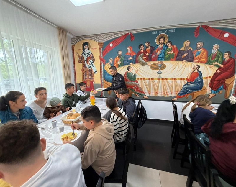 Imagini de la pomana lui Mircea Lucescu. Ce a făcut Răzvan Lucescu la 40 de zile după ce a murit tatăl lui