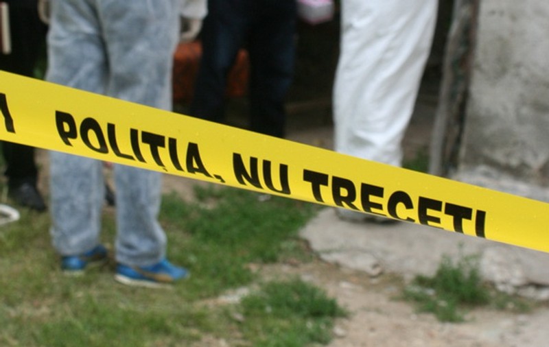 Cine e bărbatul găsit mort, cu o pungă pe cap, care a fost descoperit în Sectorul 6. Care este ipoteza polițiștilor