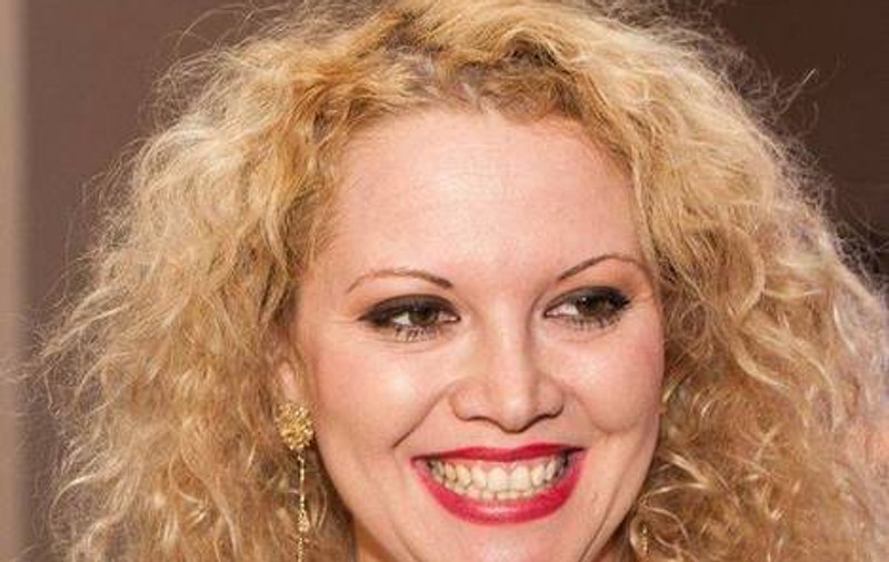 OANA LIS ÎŞI DISTREAZĂ BUNICA ÎNAINTE DE SĂRBĂTORI! A SCOS-O ÎNTR-UN LOC ÎN CARE NIMENI NU SE AŞTEPTA!