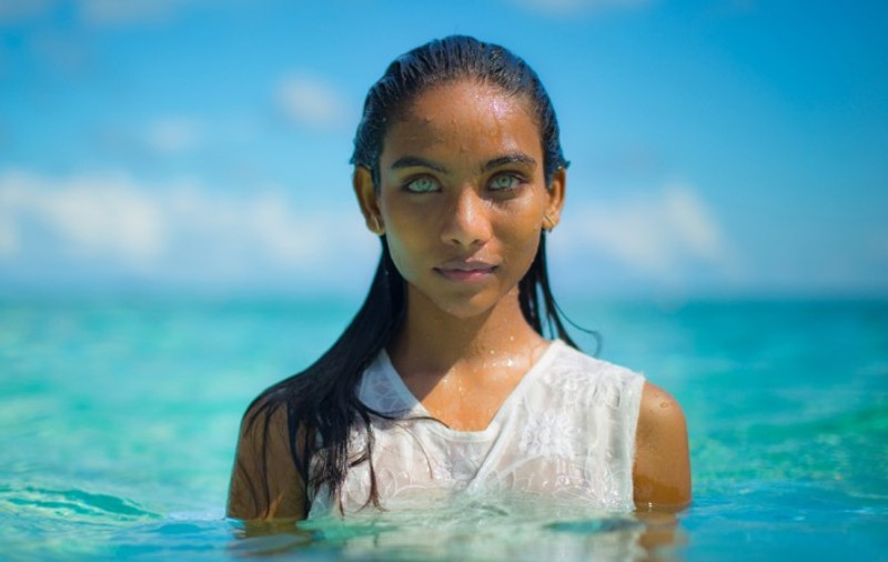 Raudha Athif, un supermodel celebru în vârstă de 21 de ani, a fost găsită moartă într-un hotel din Bangladesh. Poliția vorbește de sinucidere