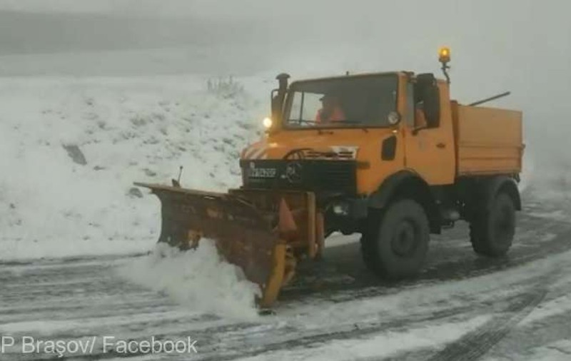 VIDEO | Acțiuni de deszăpezire la munte. Zăpadă de șase metri pe Transfăgărășan