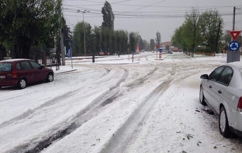 Grindina a acoperit Câmpina în doar 30 de minute! | GALERIE FOTO & VIDEO