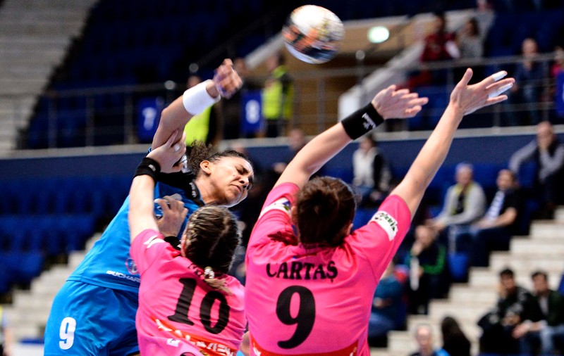 Handbalistele de la Corona Braşov au pierdut turul semifinalelor Cupei EHF