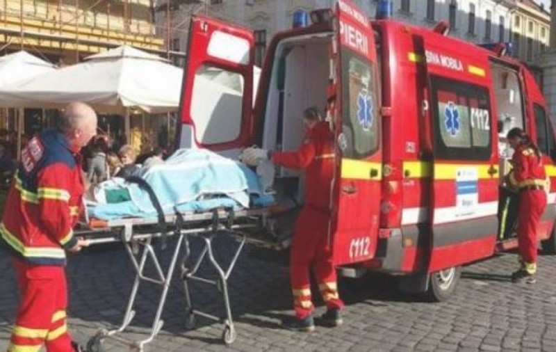 O femeie cu COVID a murit, după ce s-a prăbușit când făcea cumpărături. De 10 zile se trata singură acasă