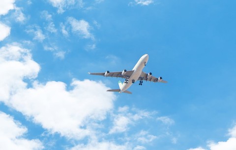 O companie aeriană din Europa introduce cabine cu paturi duble și uși glisante pentru zborurile lungi: „Setează noi standarde”