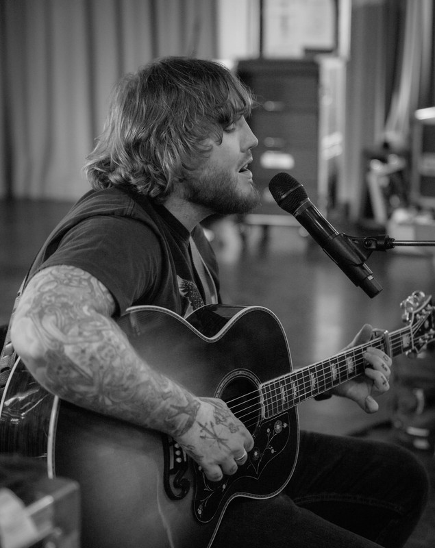James Arthur a ajuns de nerecunoscut. Fanii au reacționat: „Îmi amintește de o statuie grecească”