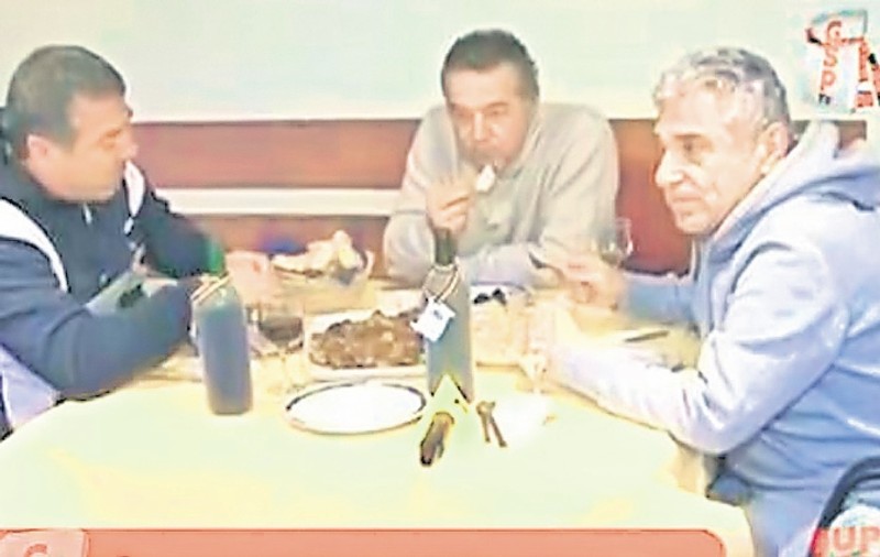 Crăciunul în familia Becali - Amintiri cu «băşica porcului»