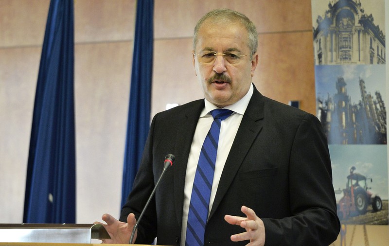 Vasile Dîncu: Problema romilor este încă o „rană deschisă a României"